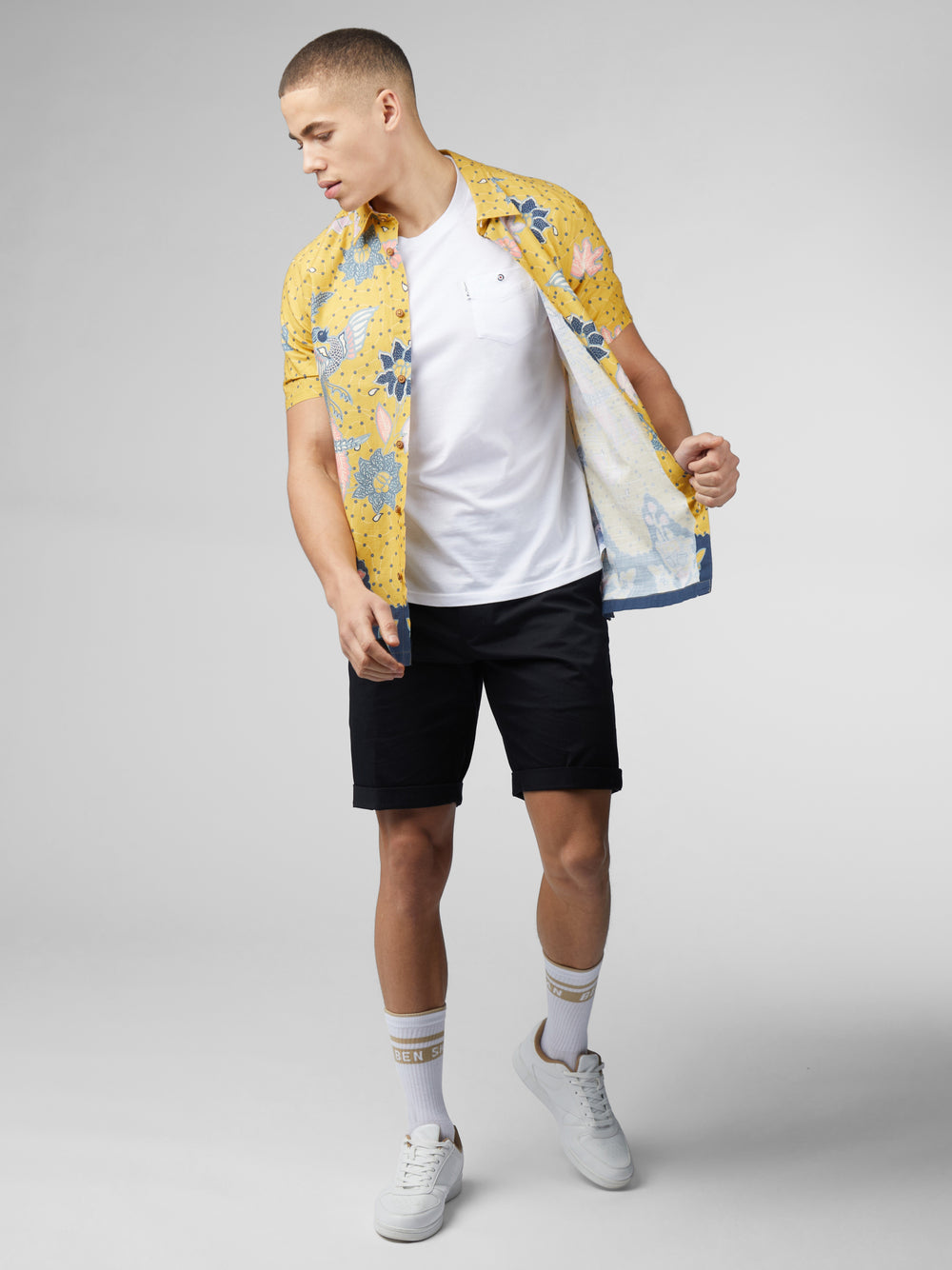 Ben Sherman Signature Abstract Botanical Print Shirts Yellow | 1825937-DJ