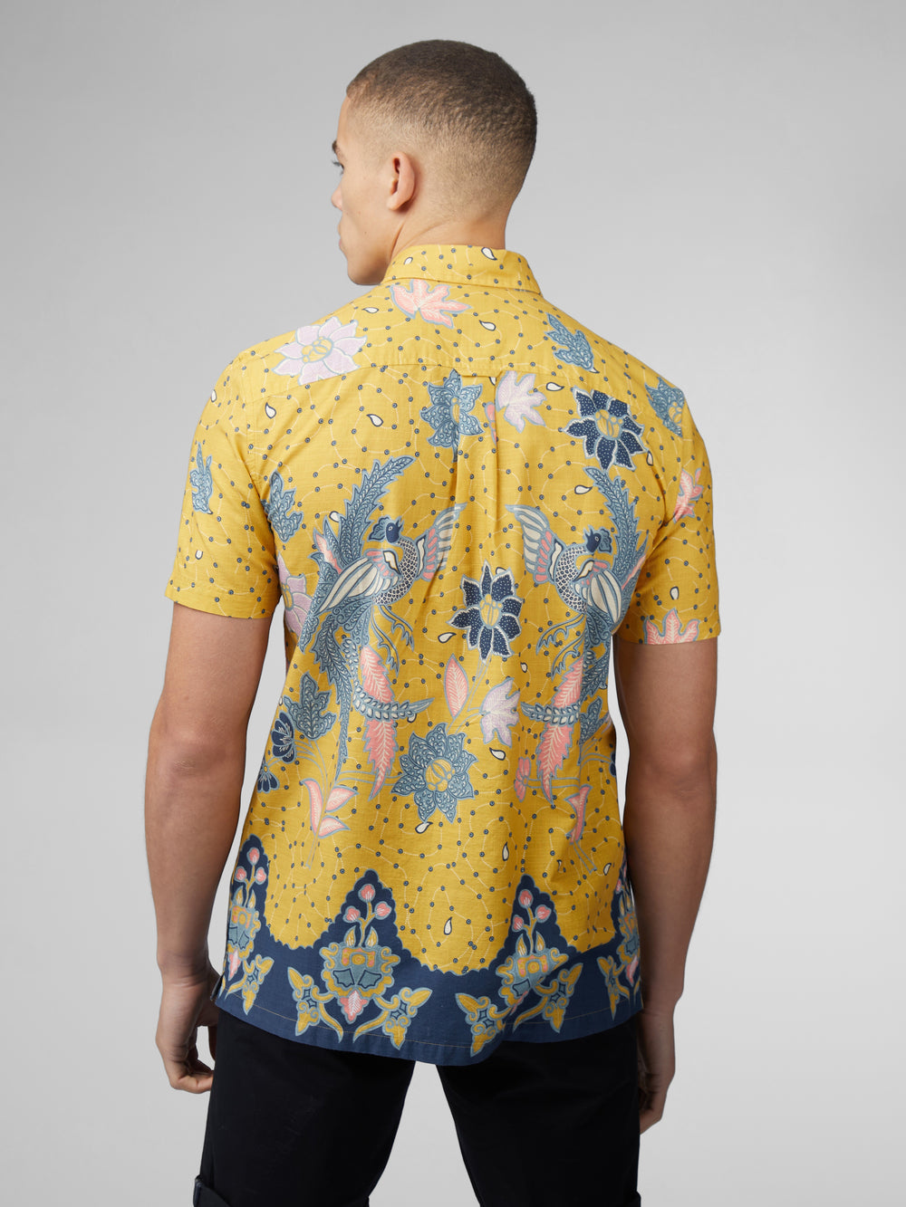 Ben Sherman Signature Abstract Botanical Print Shirts Yellow | 1825937-DJ